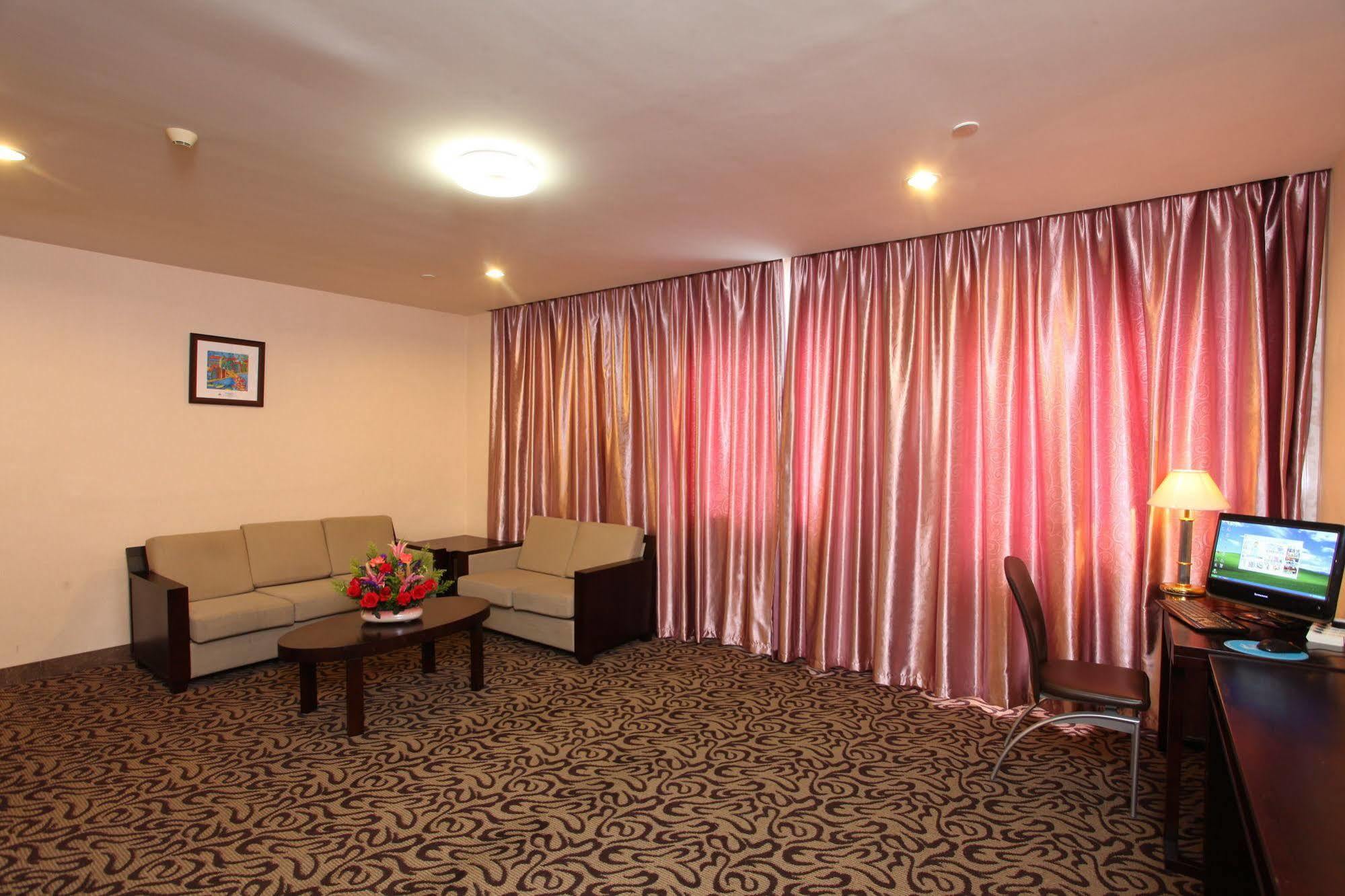 Xin Hua Hotel Canton Esterno foto